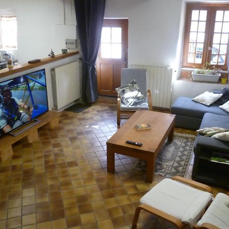 Une Maison Dans Le Village Ribiers Exterior foto